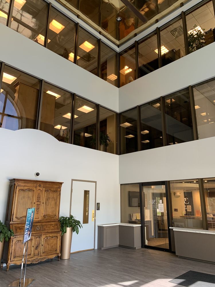 2100 Clearwater Dr, Oak Brook, IL 60523